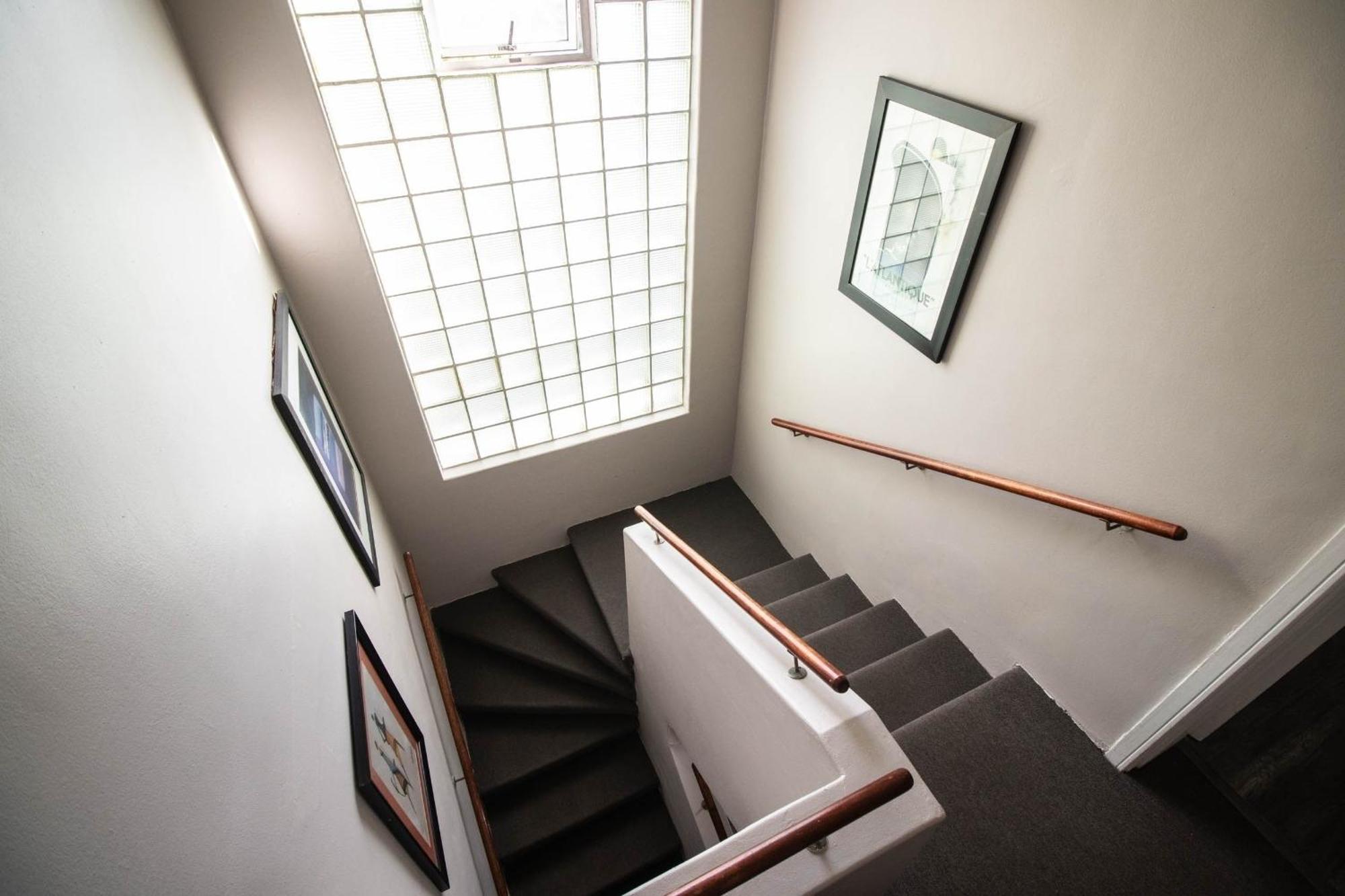 Spring Tide Inn Cape Town Bagian luar foto