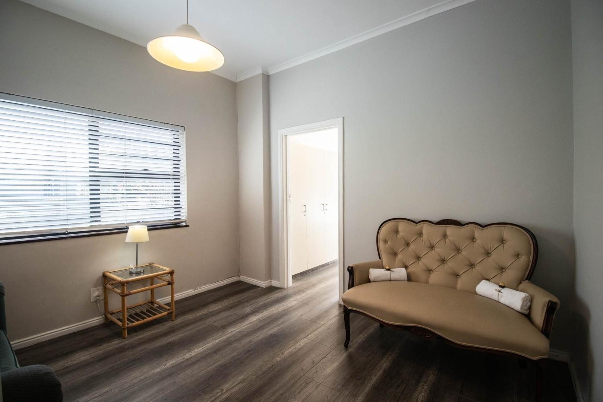 Spring Tide Inn Cape Town Bagian luar foto