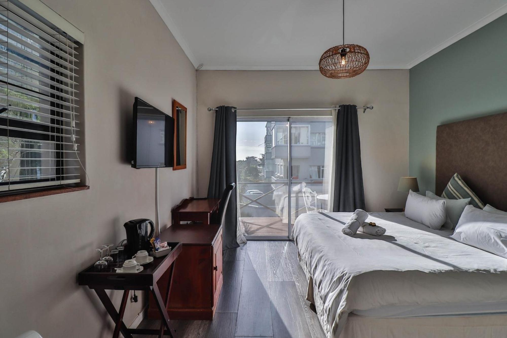 Spring Tide Inn Cape Town Bagian luar foto