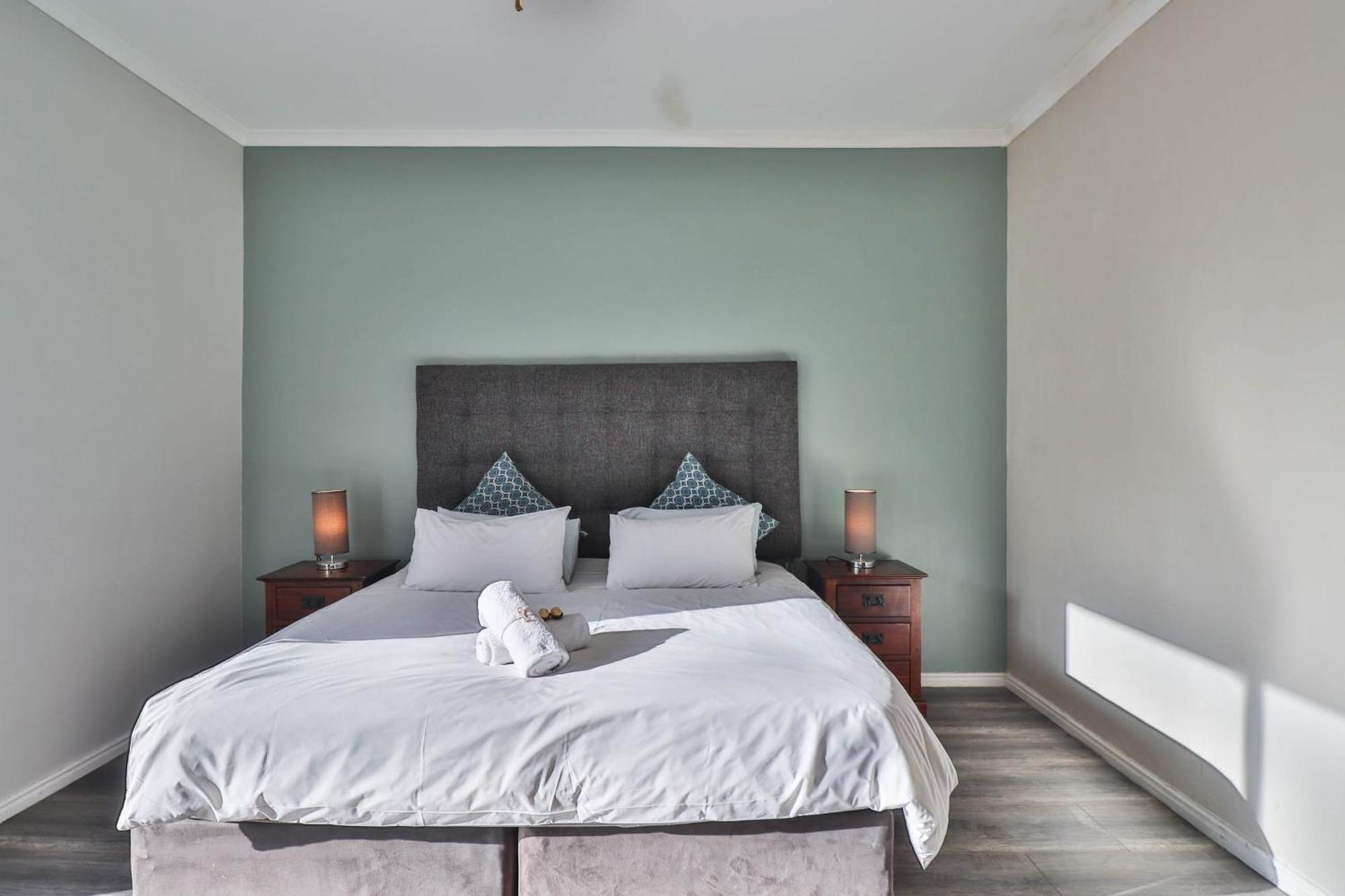 Spring Tide Inn Cape Town Bagian luar foto