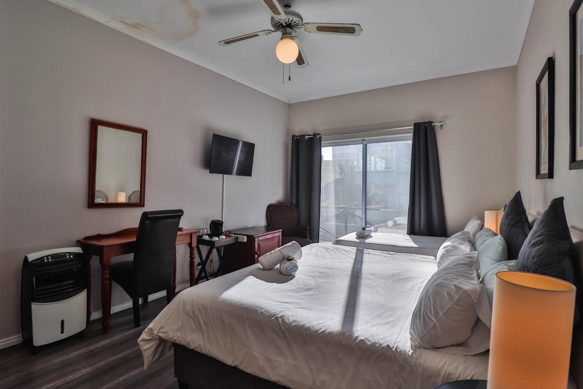 Spring Tide Inn Cape Town Bagian luar foto