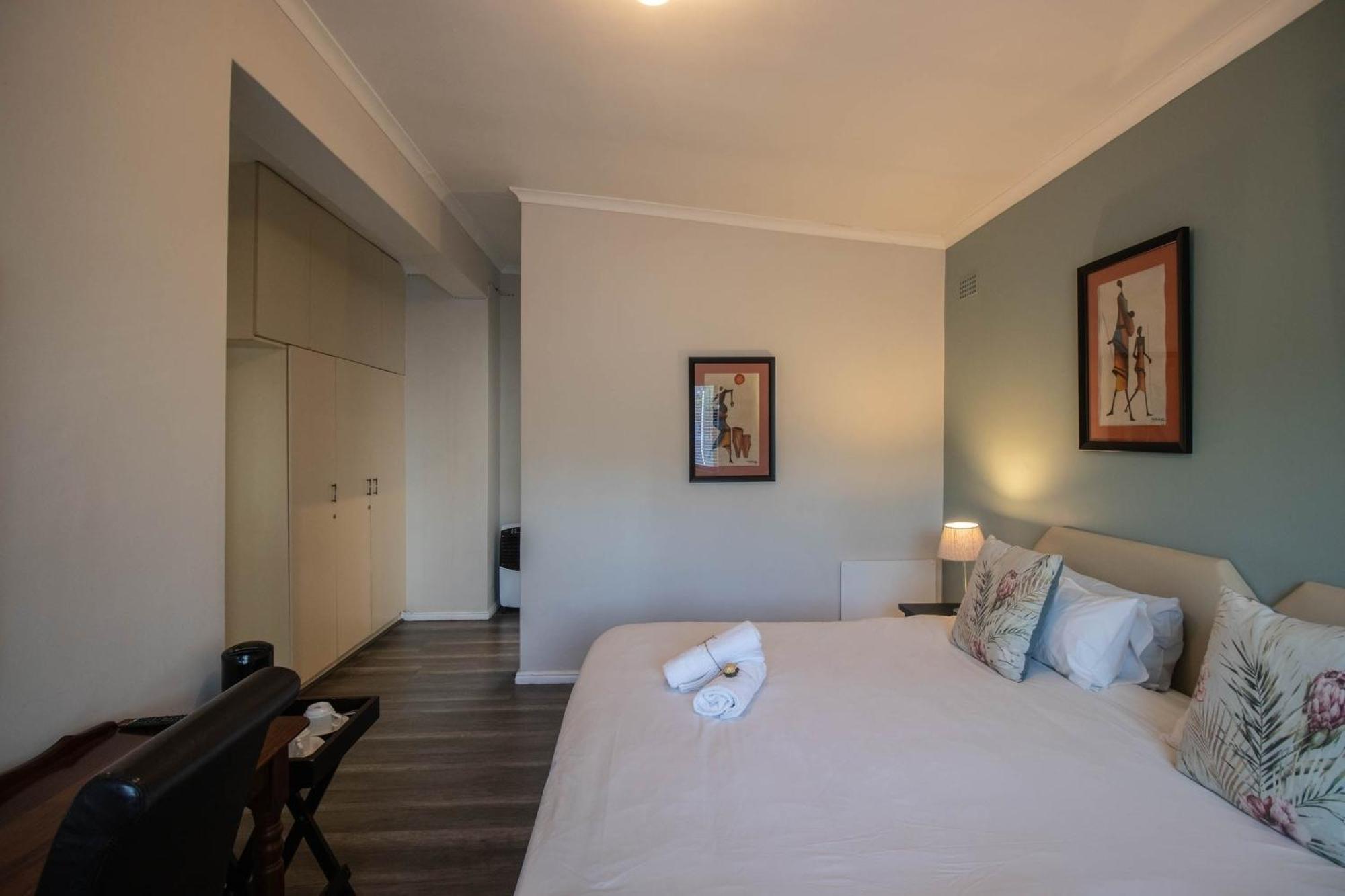 Spring Tide Inn Cape Town Bagian luar foto