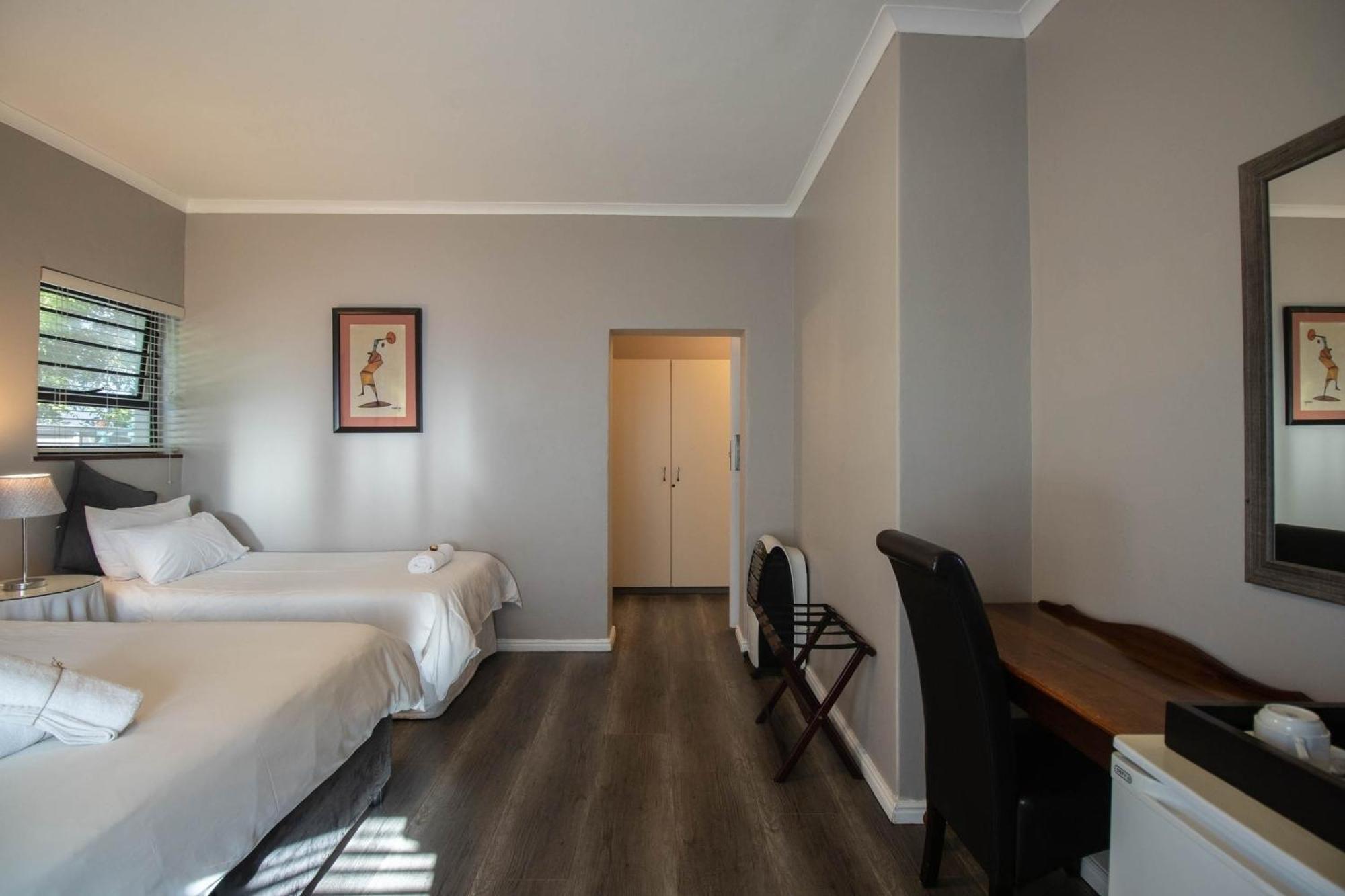 Spring Tide Inn Cape Town Bagian luar foto