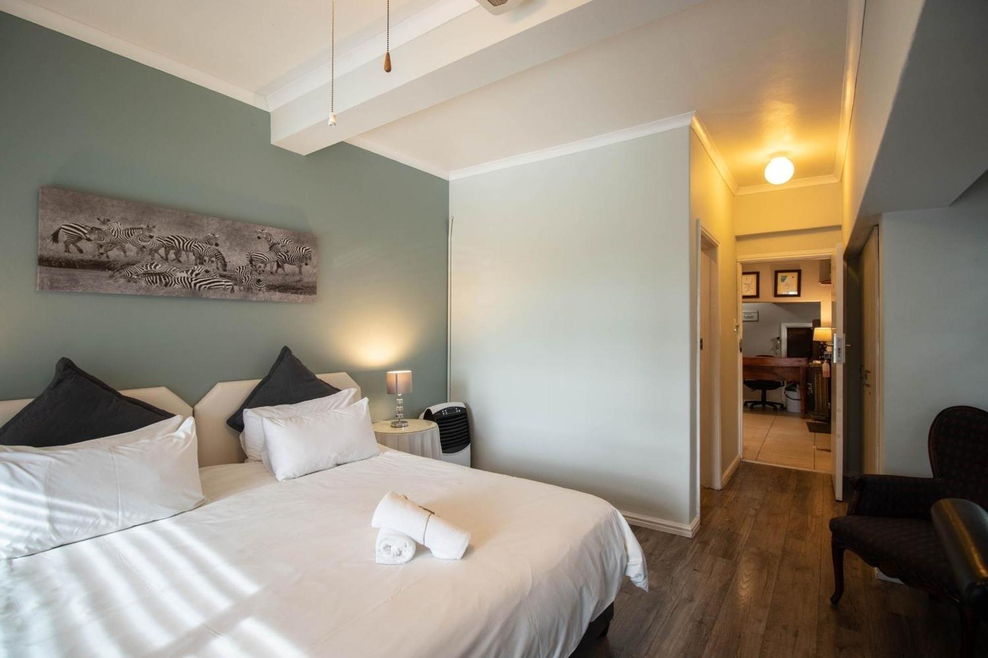Spring Tide Inn Cape Town Bagian luar foto