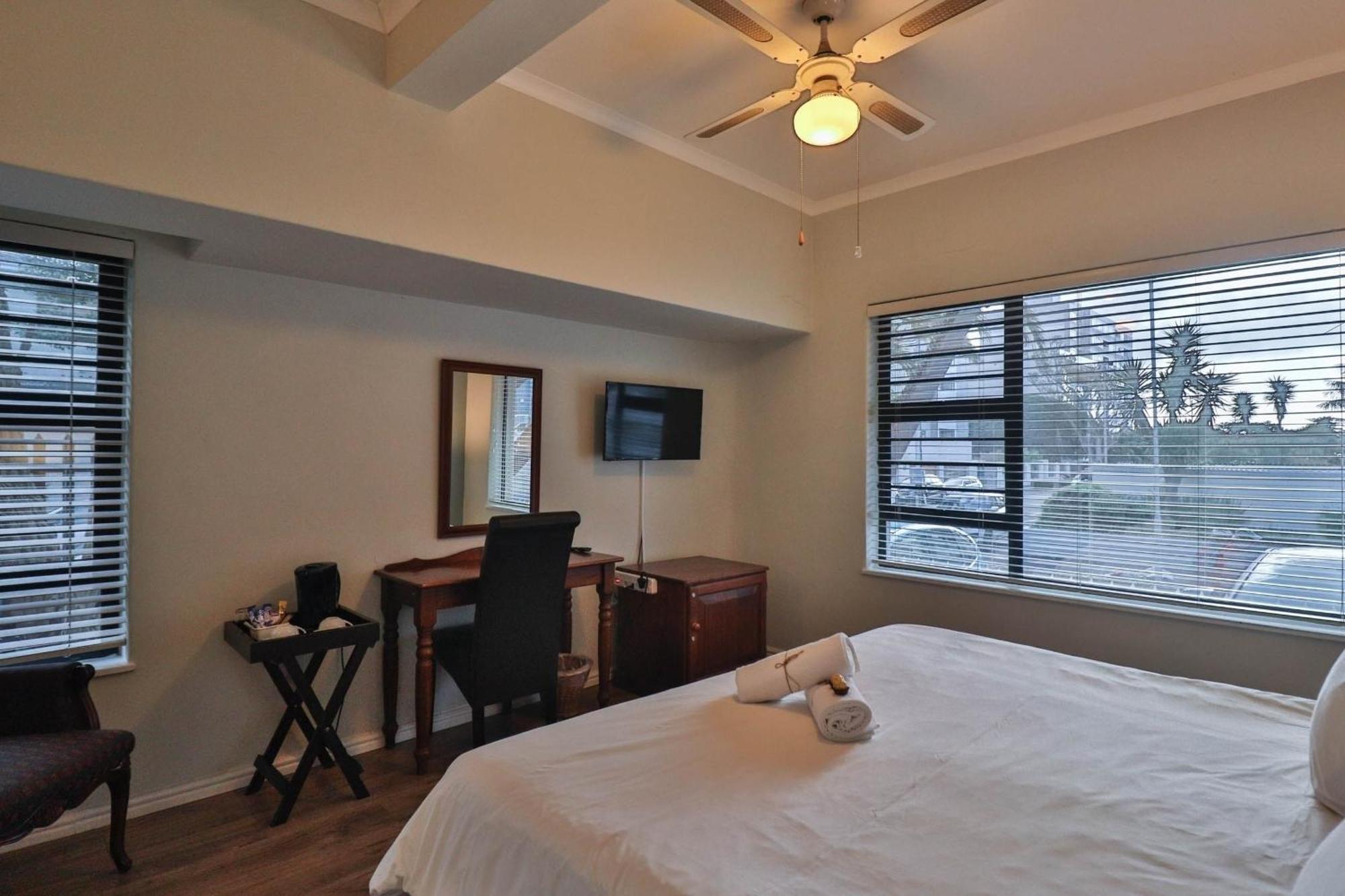 Spring Tide Inn Cape Town Bagian luar foto